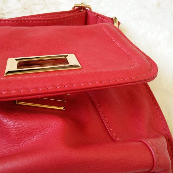 KGB Studio Red Bag with Adjustable Straps - Picture 13 of 14